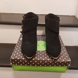 KELLY & KATIE ANKLE BOOTS